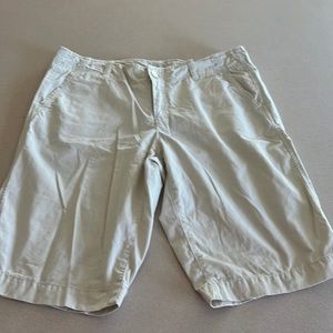 LOFT boyfriend capri pant tan creme size 10